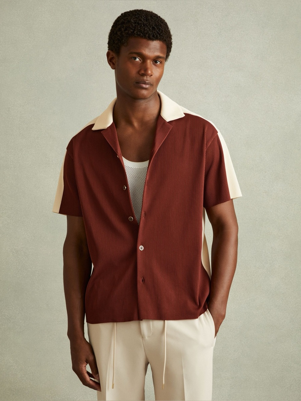 REISS Relaxed Plisse Resort Cuban Collar Shirt in Rust Red Size XS/S Old Money
